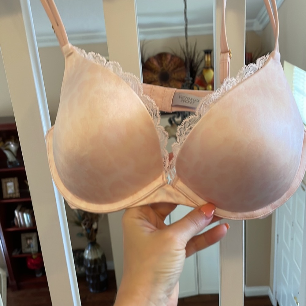 Victoria Secret Bra size 34 C